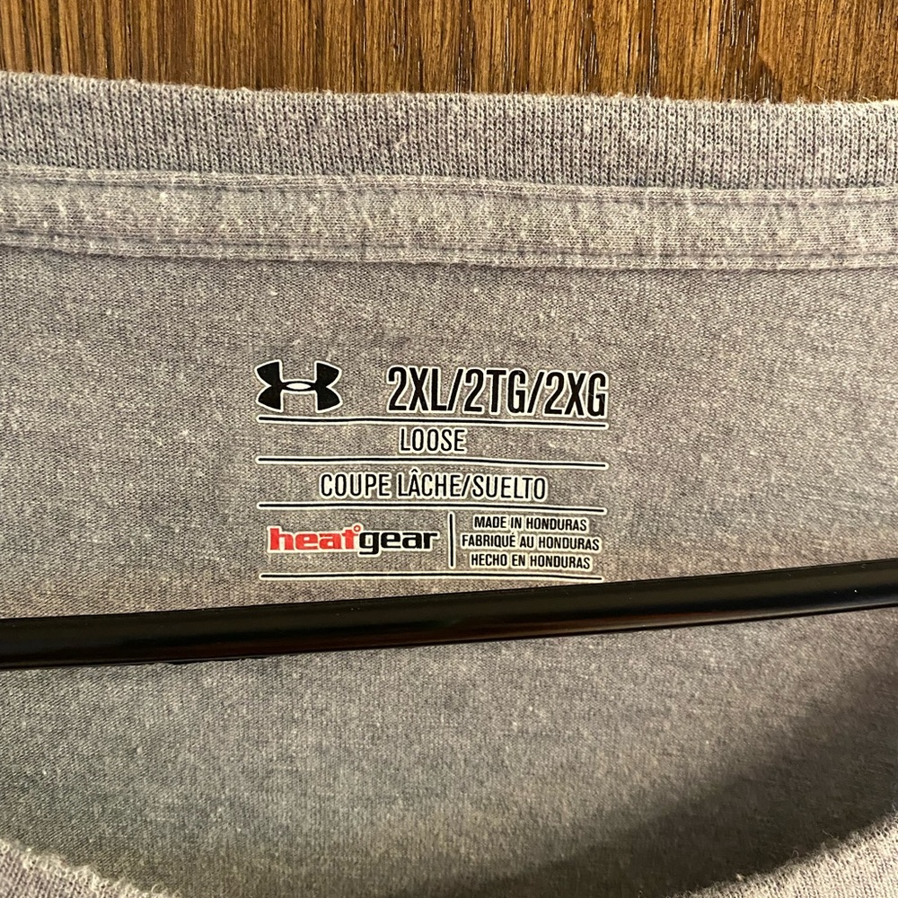 Under armour mens shirt… xxl grey